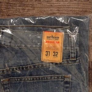 Men's Urban Pipeline Jeans. Regular Fit. Size 31/32. New never opened